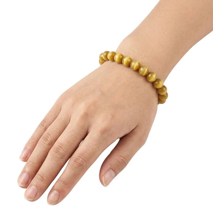 Closeup of Cat’s Eye Stone Bracelet on Wrist